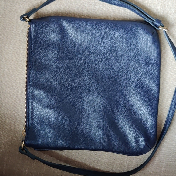 Tommy Hilfiger Cross Body Bag - Picture 5 of 6
